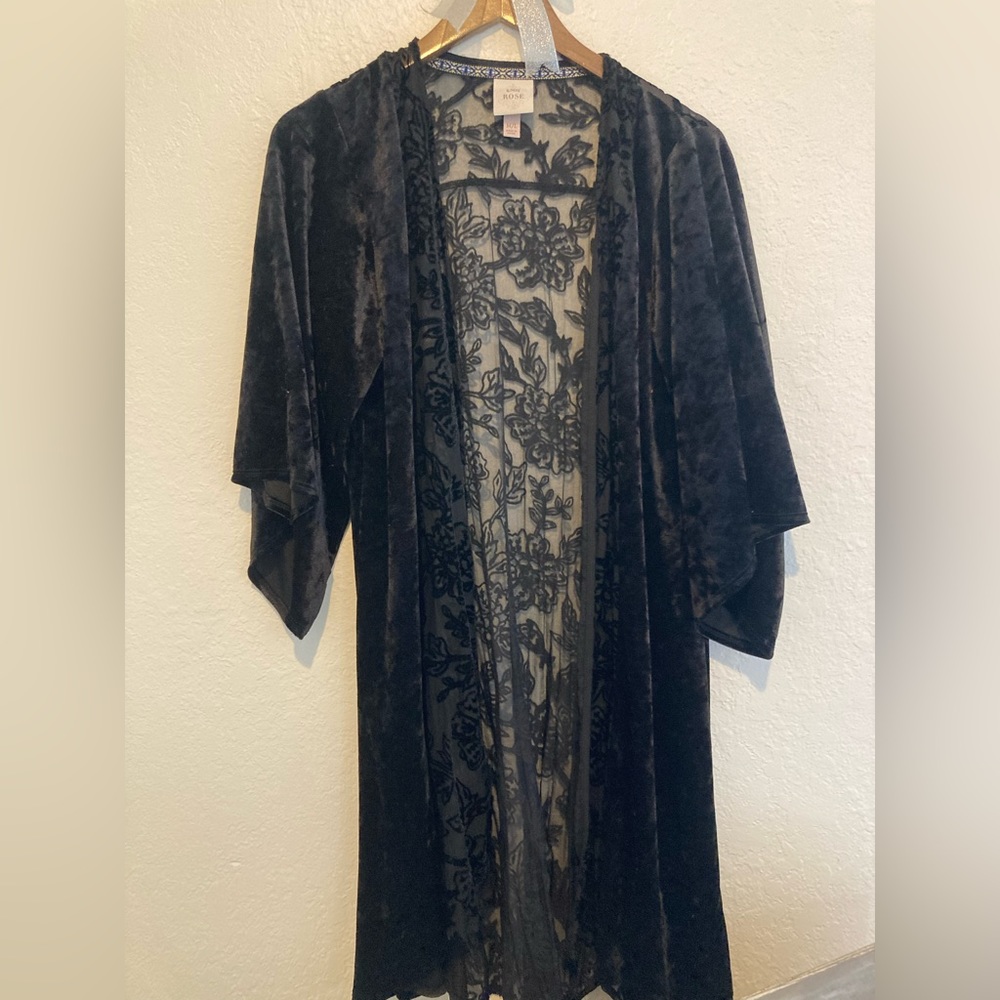 Black velvet and lace kimono